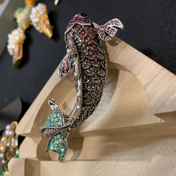 Colorful Fish Brooch with Rhinestones - Picture 5 of 5